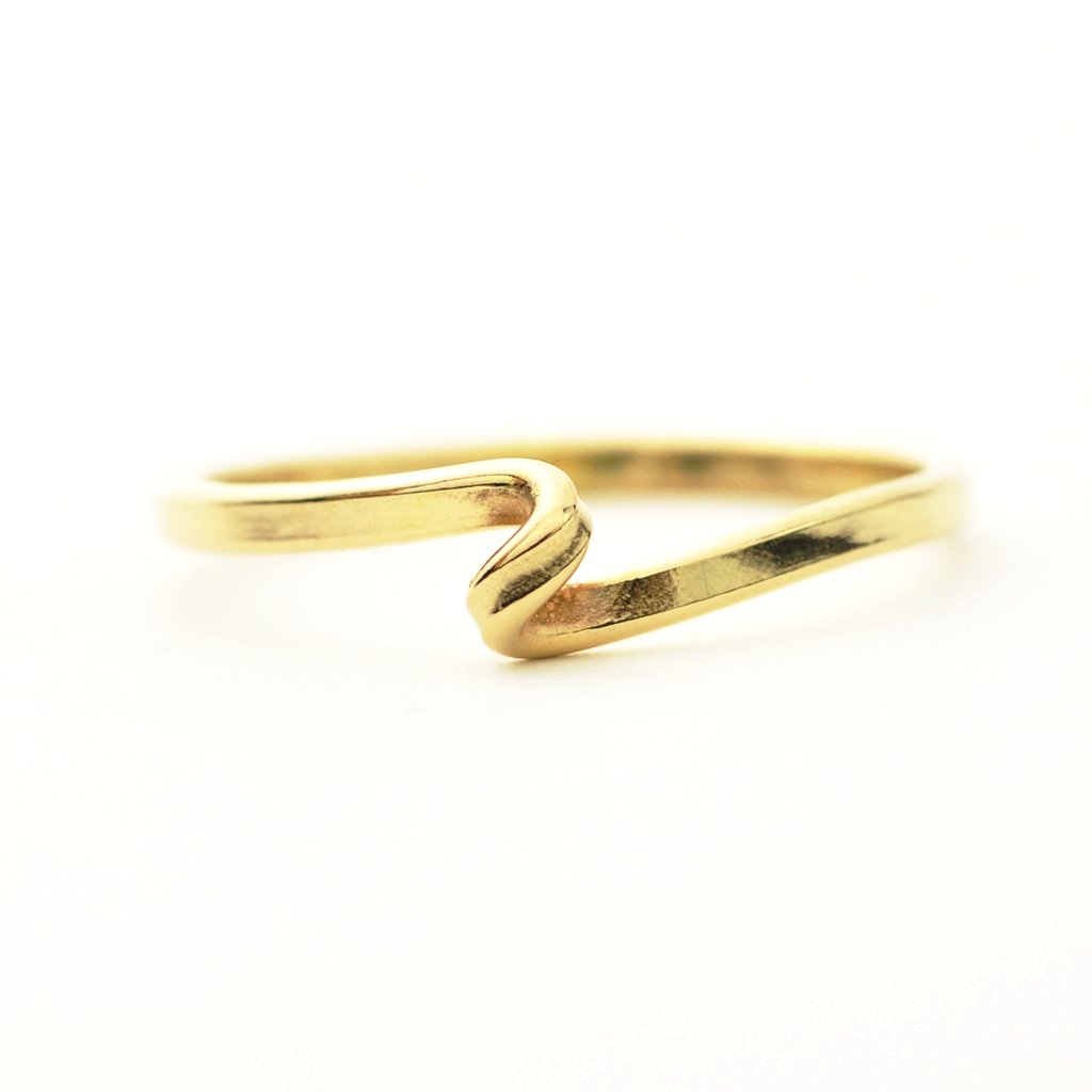 Wave Twisted Ring