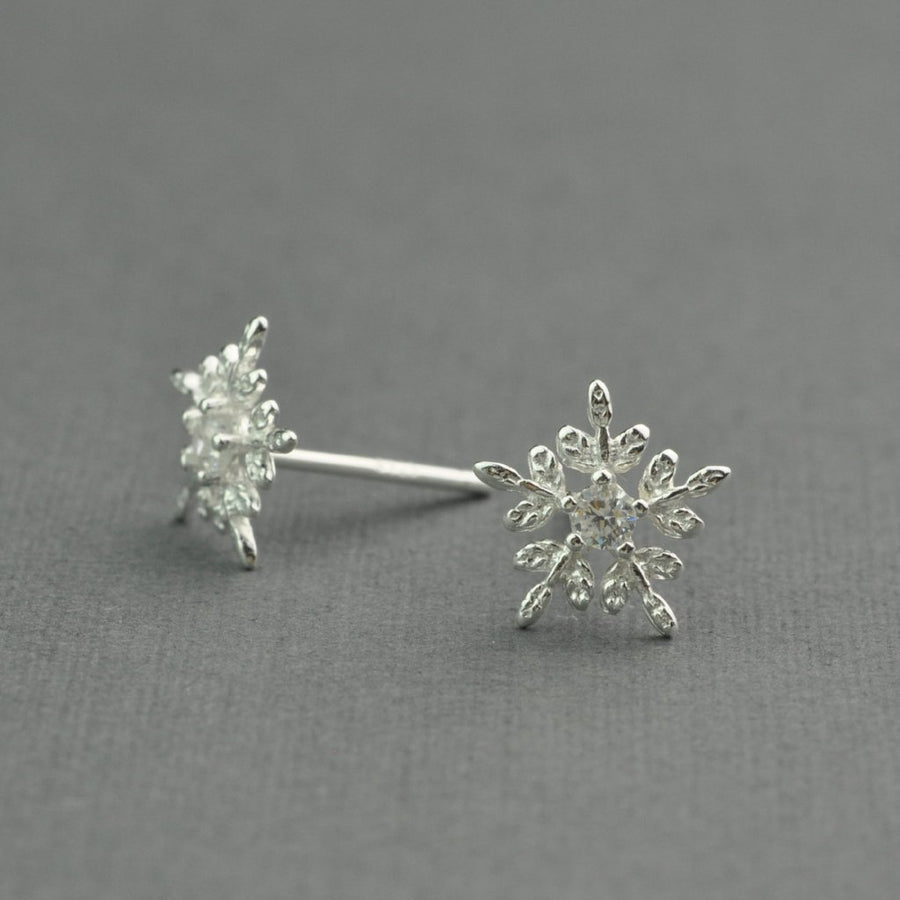 Snowflake stud