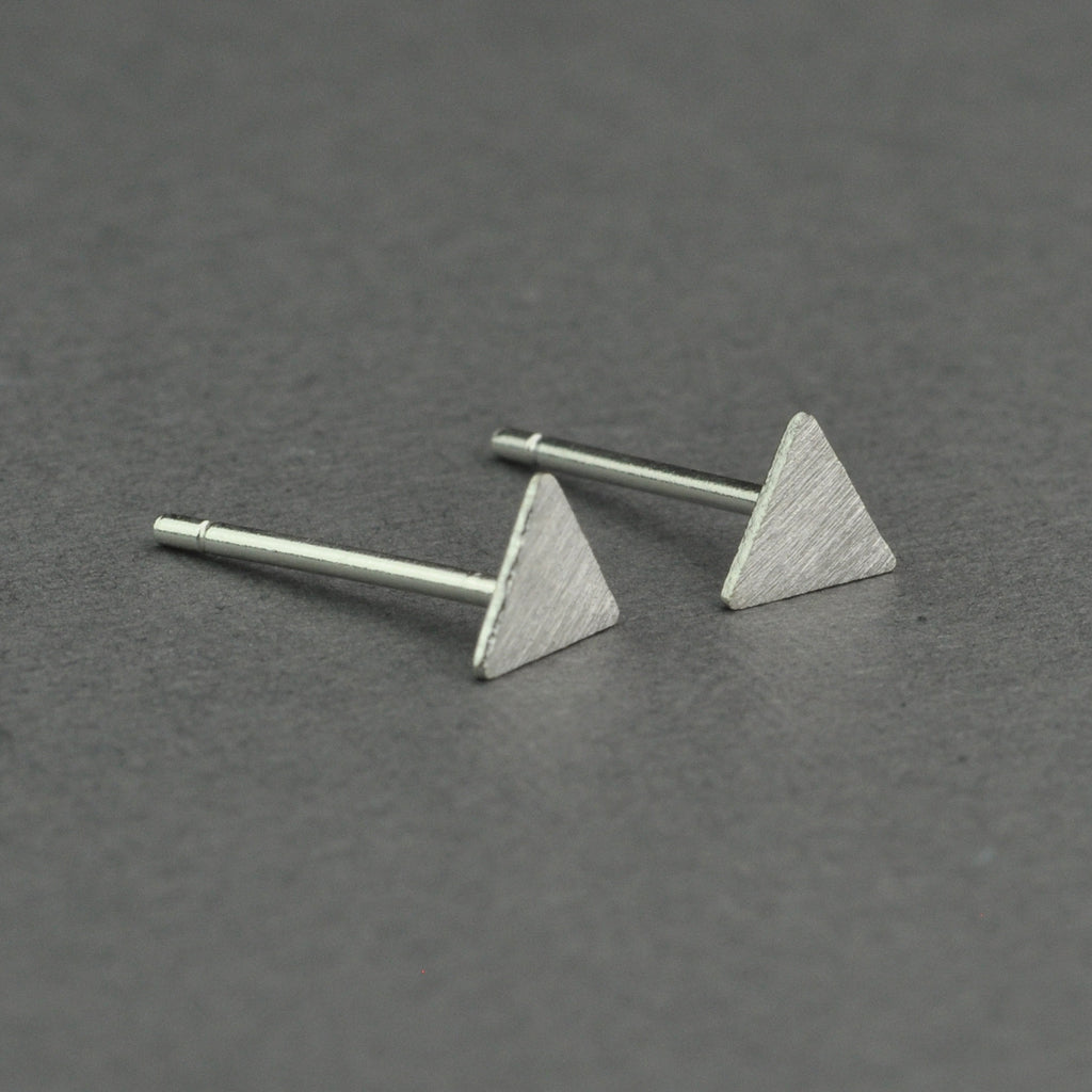 Satin triangle stud