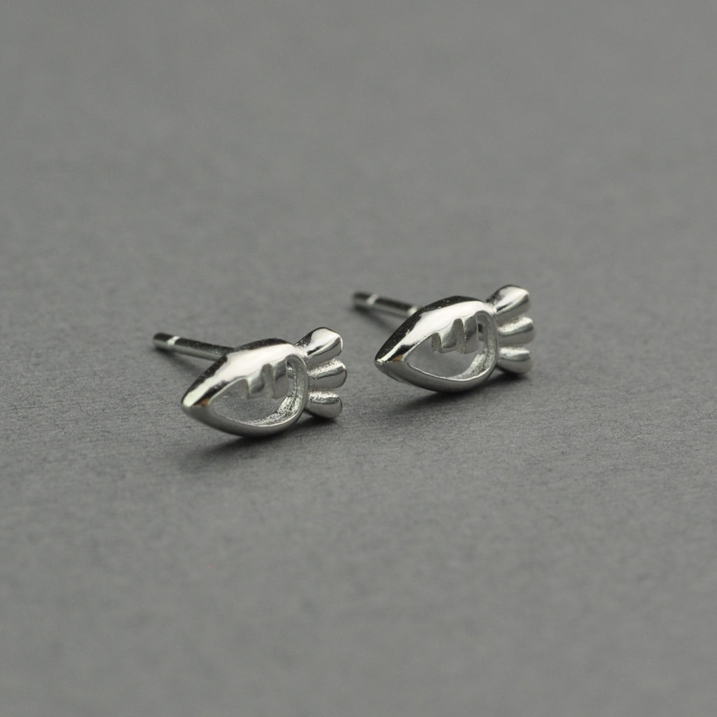 Carrots stud earring