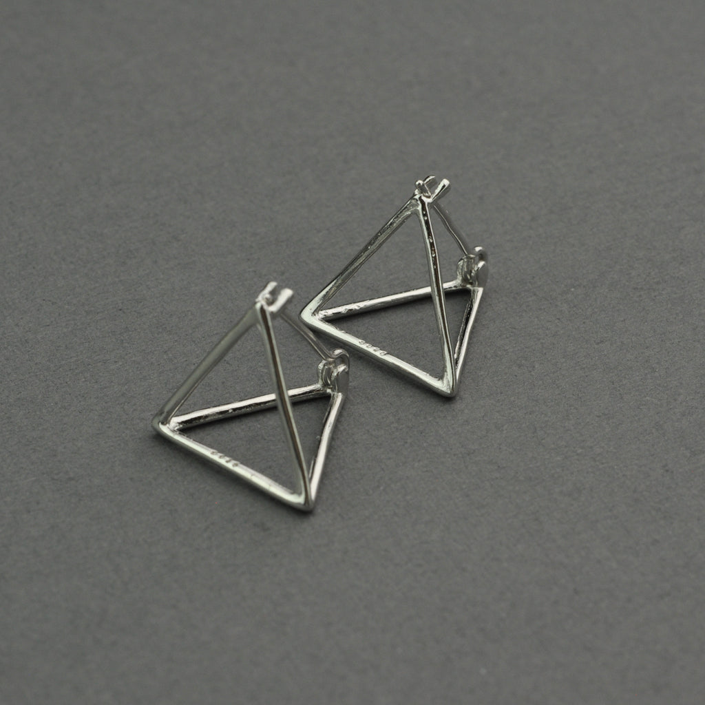 Modern 3D triangular pyramid stud earring