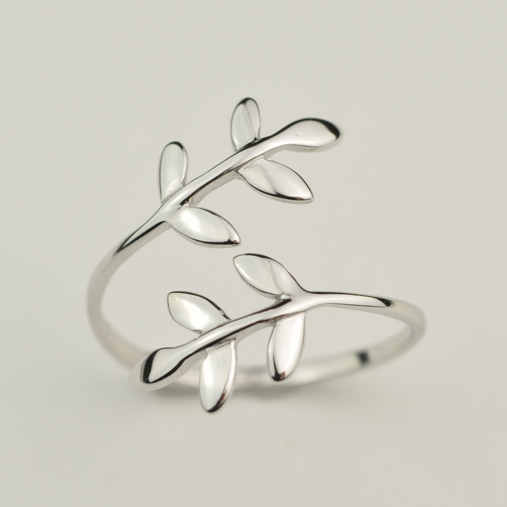 Simplistic silver olive leaves ring