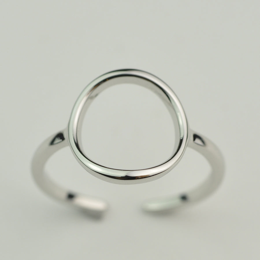 Minimalist circle ring