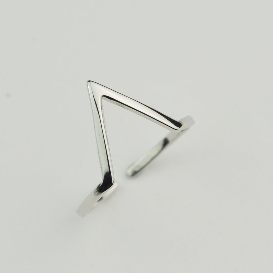 V shaped ring