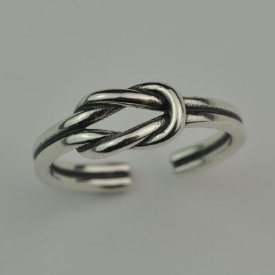 Double knot ring