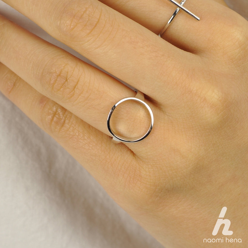 Geometrical circle ring