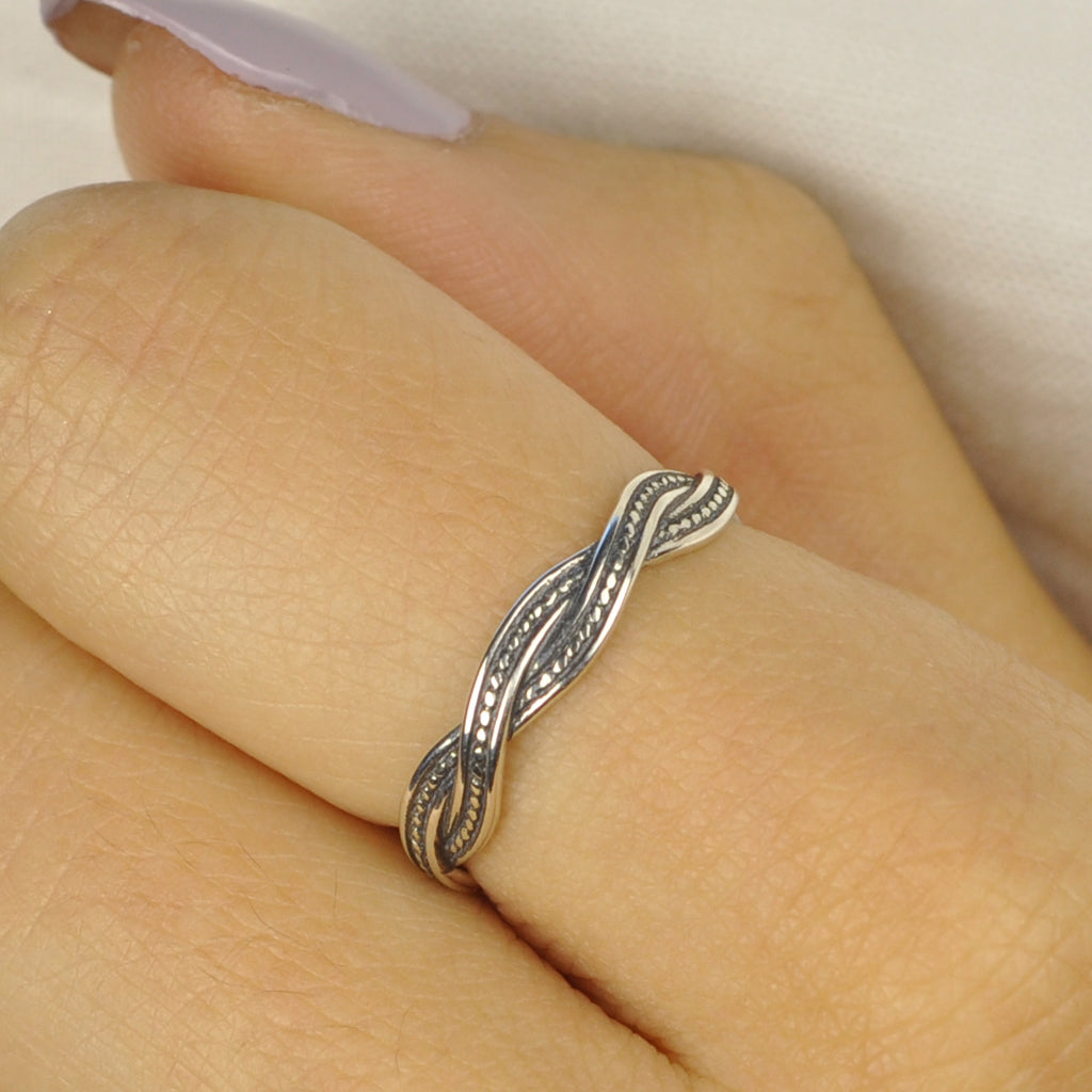 Midi braided sterling dotted ring