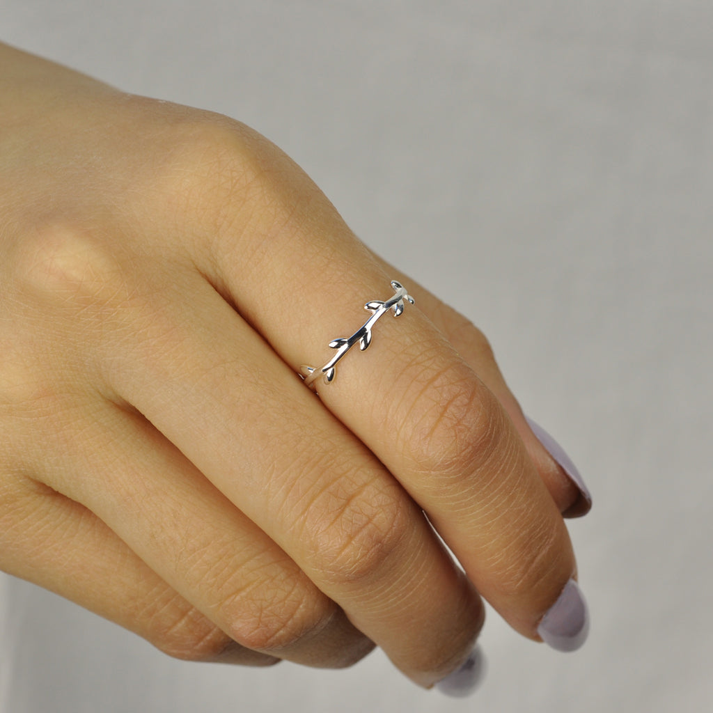 Olive leaves ring