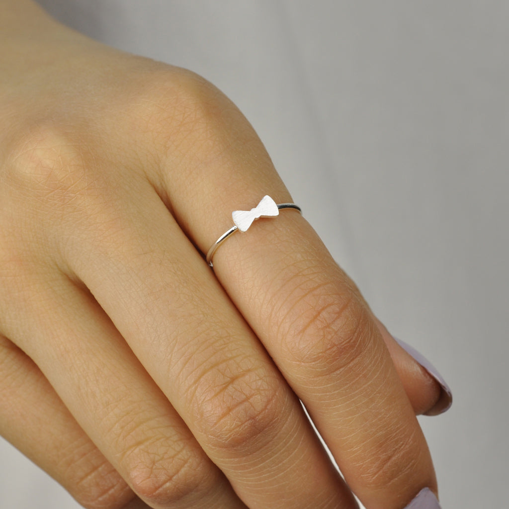 Satin bow ring