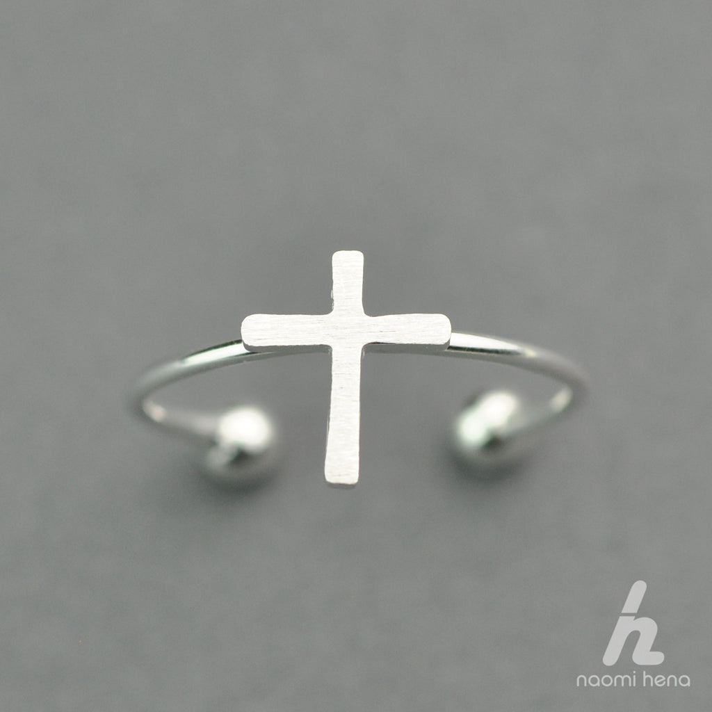 Satin cross ring