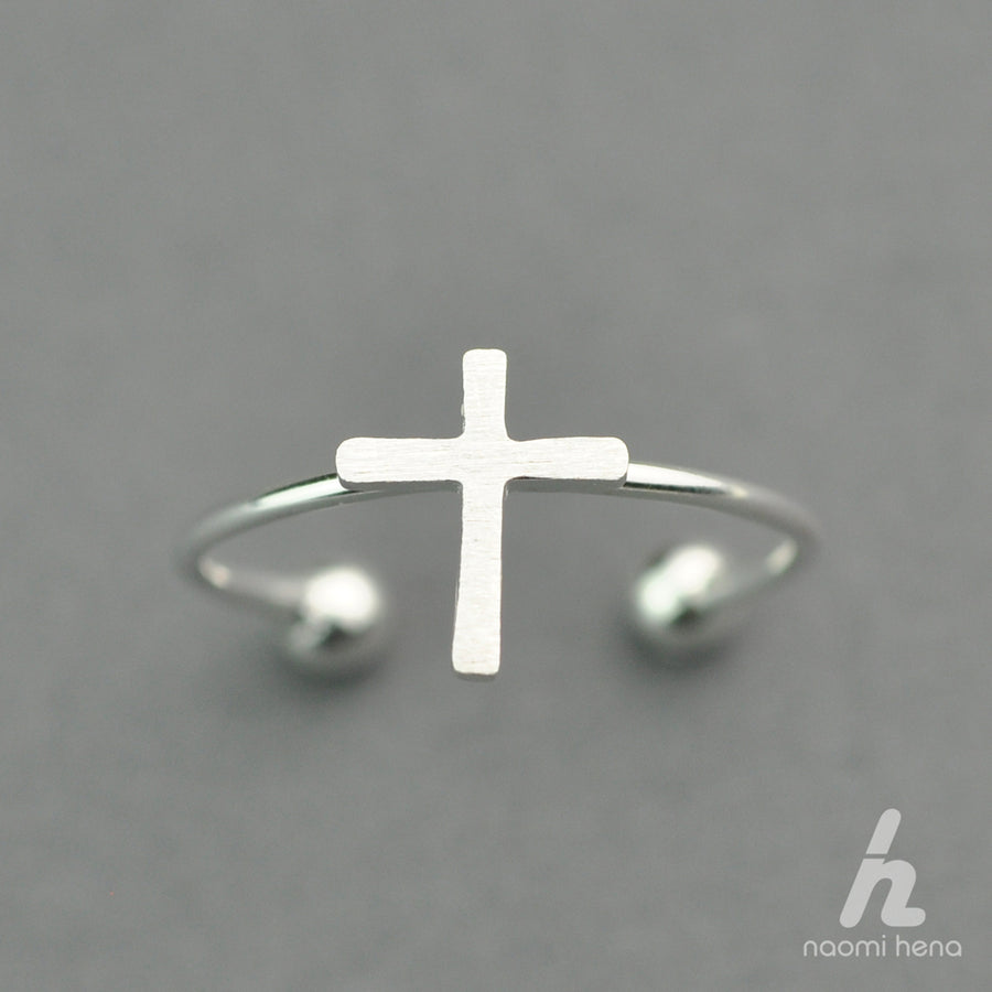 Satin cross ring