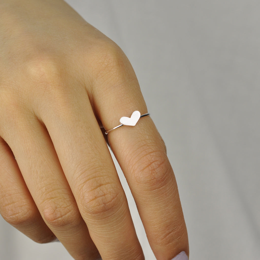 Satin heart ring