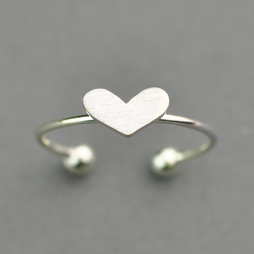 Satin heart ring