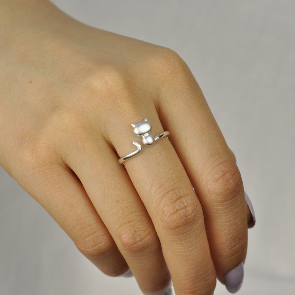 Satin cat facade ring