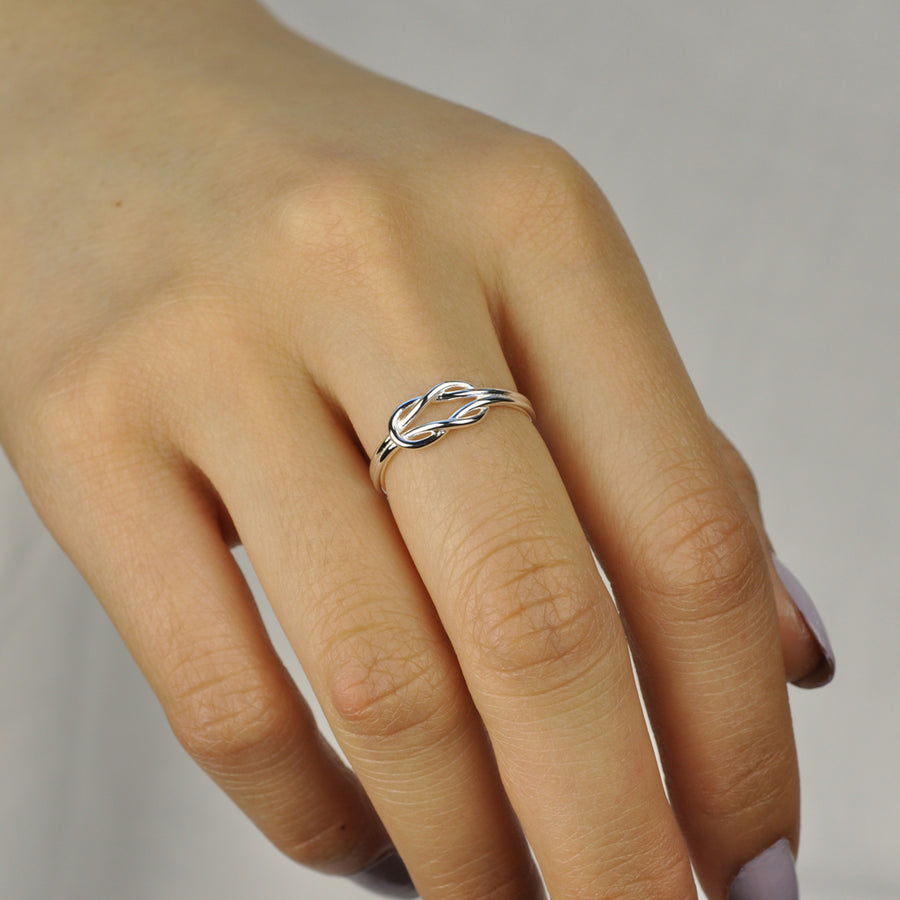 Sailor knot ring