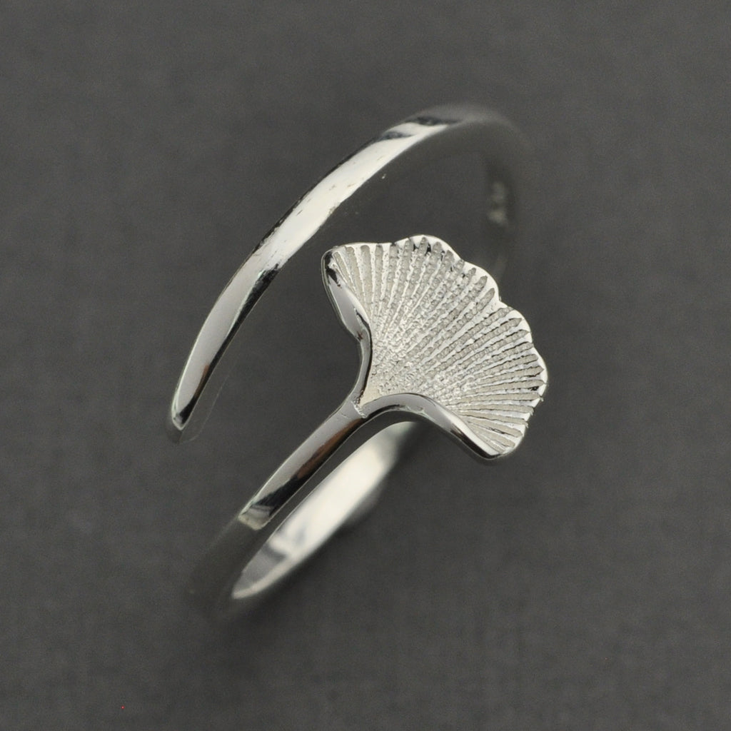 Ginkgo leaves ring