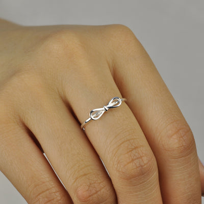 Dainty Bow ring